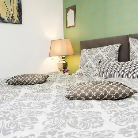 Guest house My Messe & Business - Refrath 3*