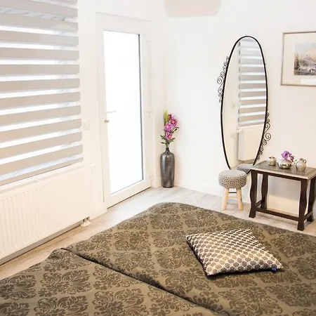 Guest house My Messe & Business - Refrath 3*